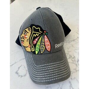 REEBOK Center Ice CHICAGO BLACKHAWKS NHL Flex Fitted Black Gray S/M